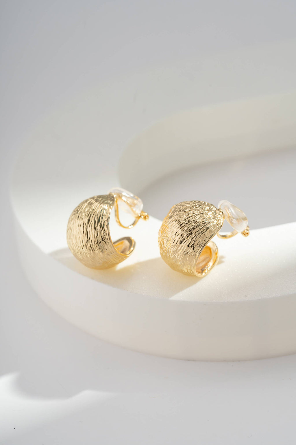 Boucles d’Oreilles Texturées Dorées Argentées Clip Élégantes