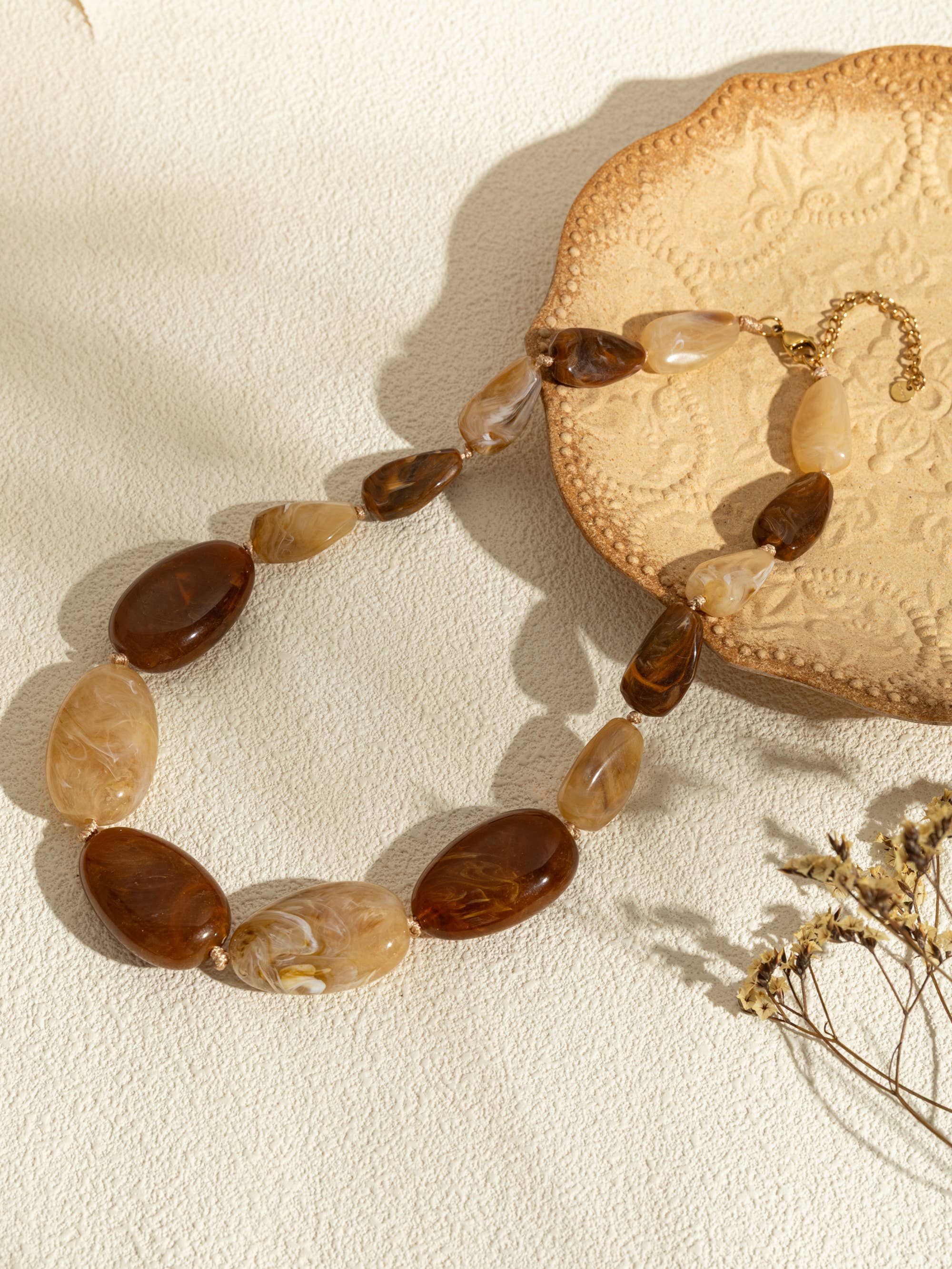 Collier Résine dégradé Ovale – Couleurs Lumineuses et Style