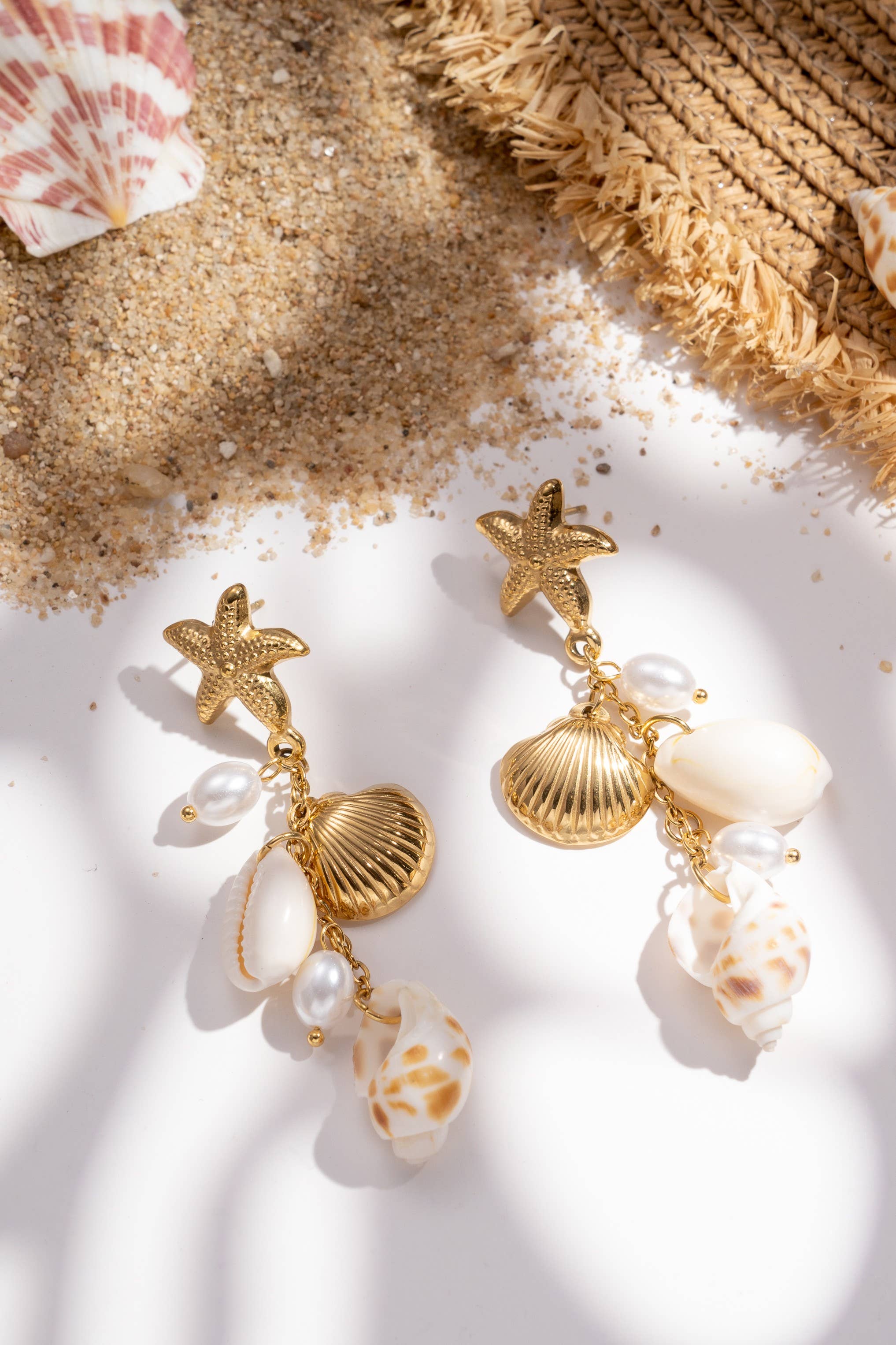 Boucles d’oreilles dorées étoile mer coquillages perles été