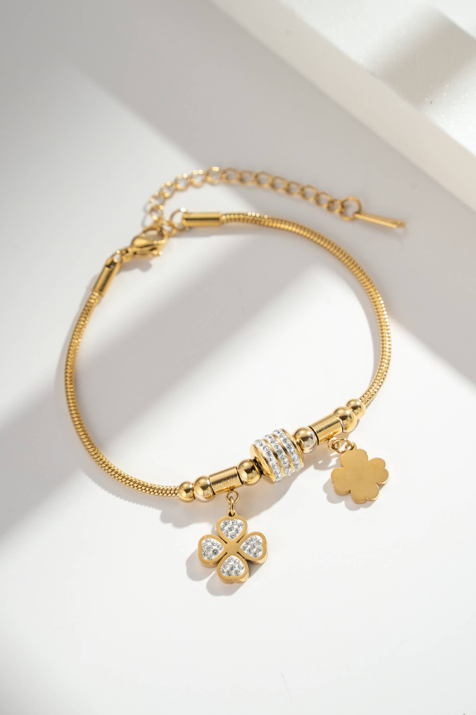 Bracelet Acier Inoxydable Doré Charms Fleur Trèfle Chic