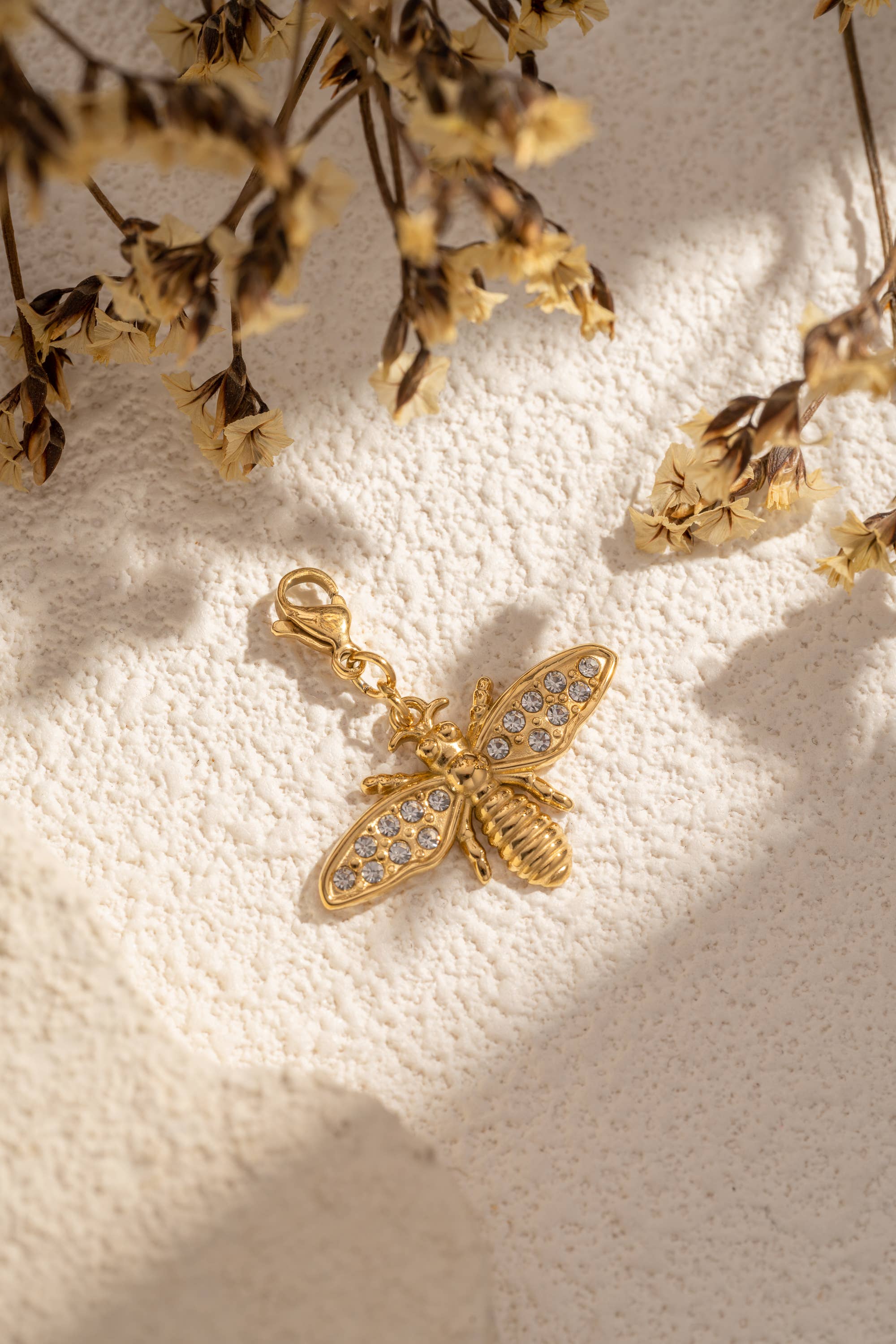 Charm abeille dorée – pendentif femme en acier inoxydable
