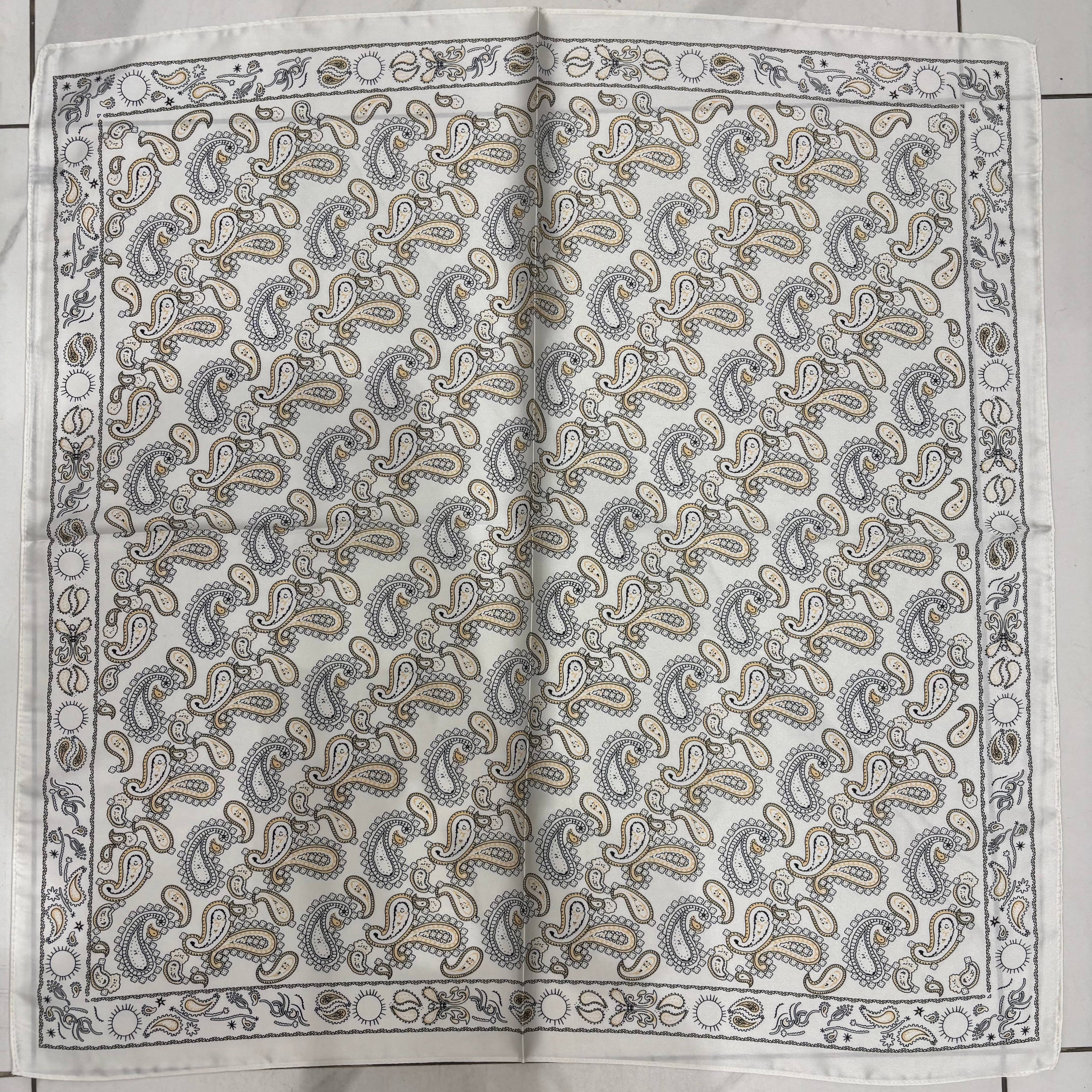 Foulard à motif 70x70 cm FL36