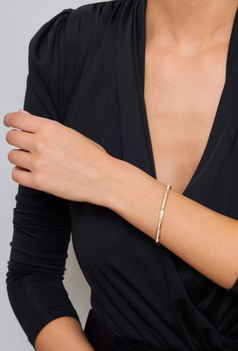 Bracelet jonc avec strasses en acier inoxydable 324AQ24