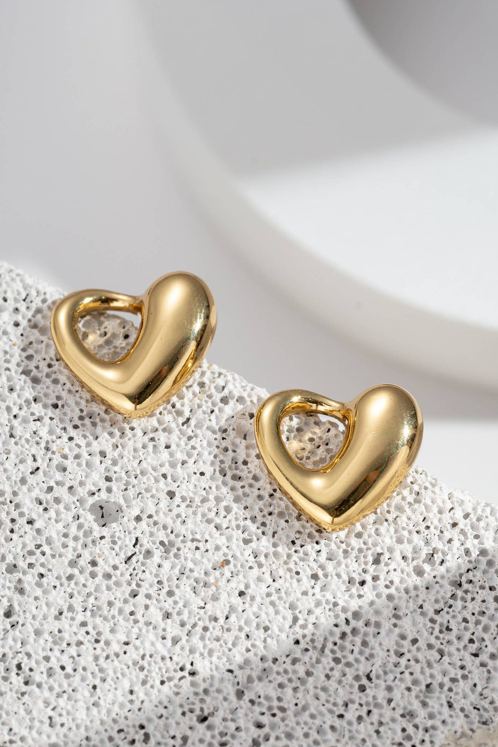 Boucles d’oreilles cœur doré en acier inoxydable tendance