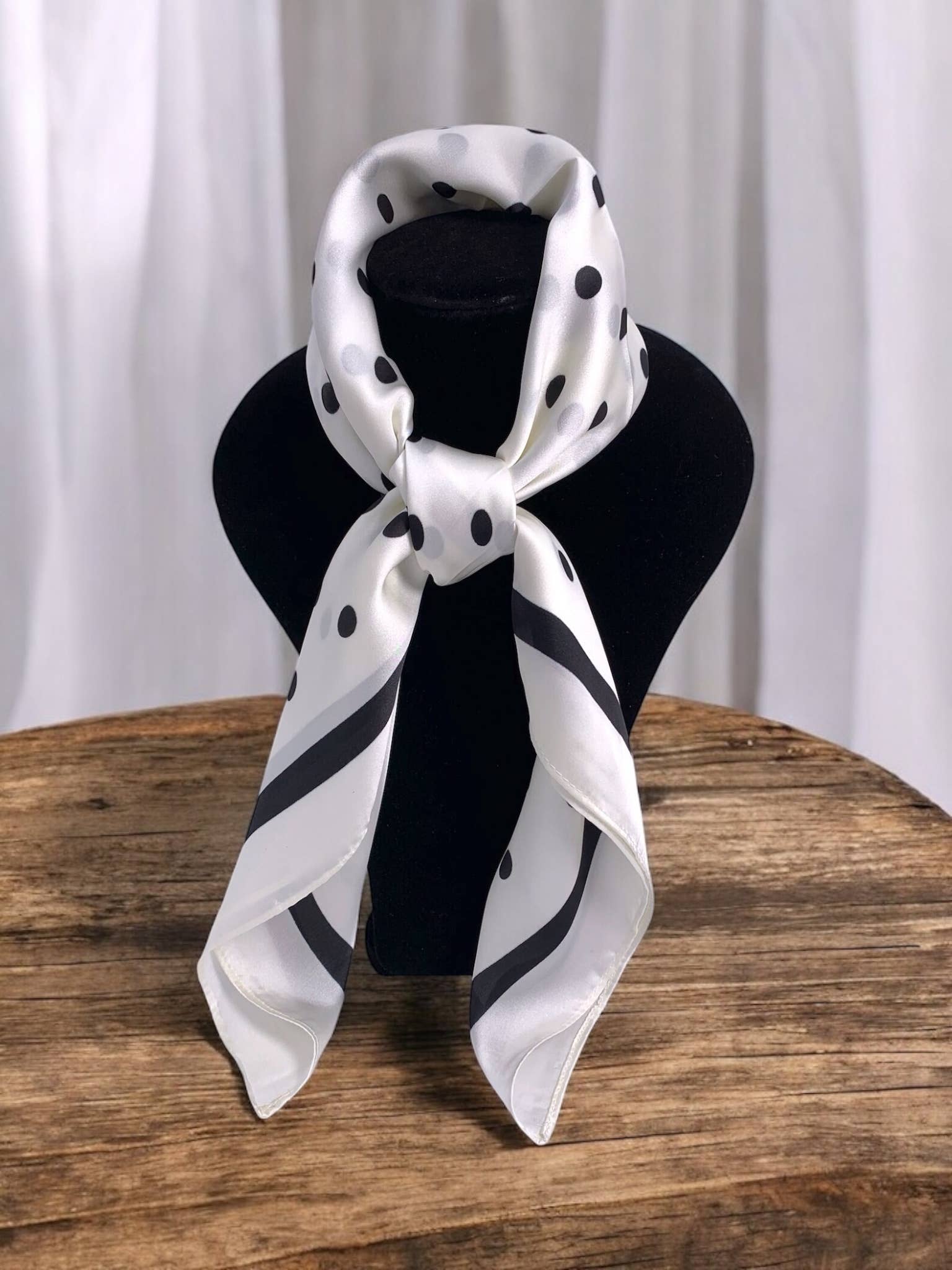 Foulard à motif 68x68cm FL22