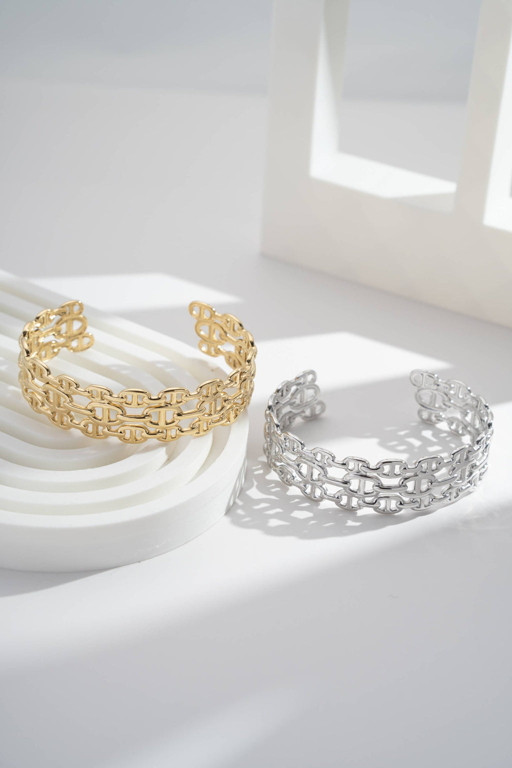 Bracelet manchette maillons ajourés en acier inoxydable