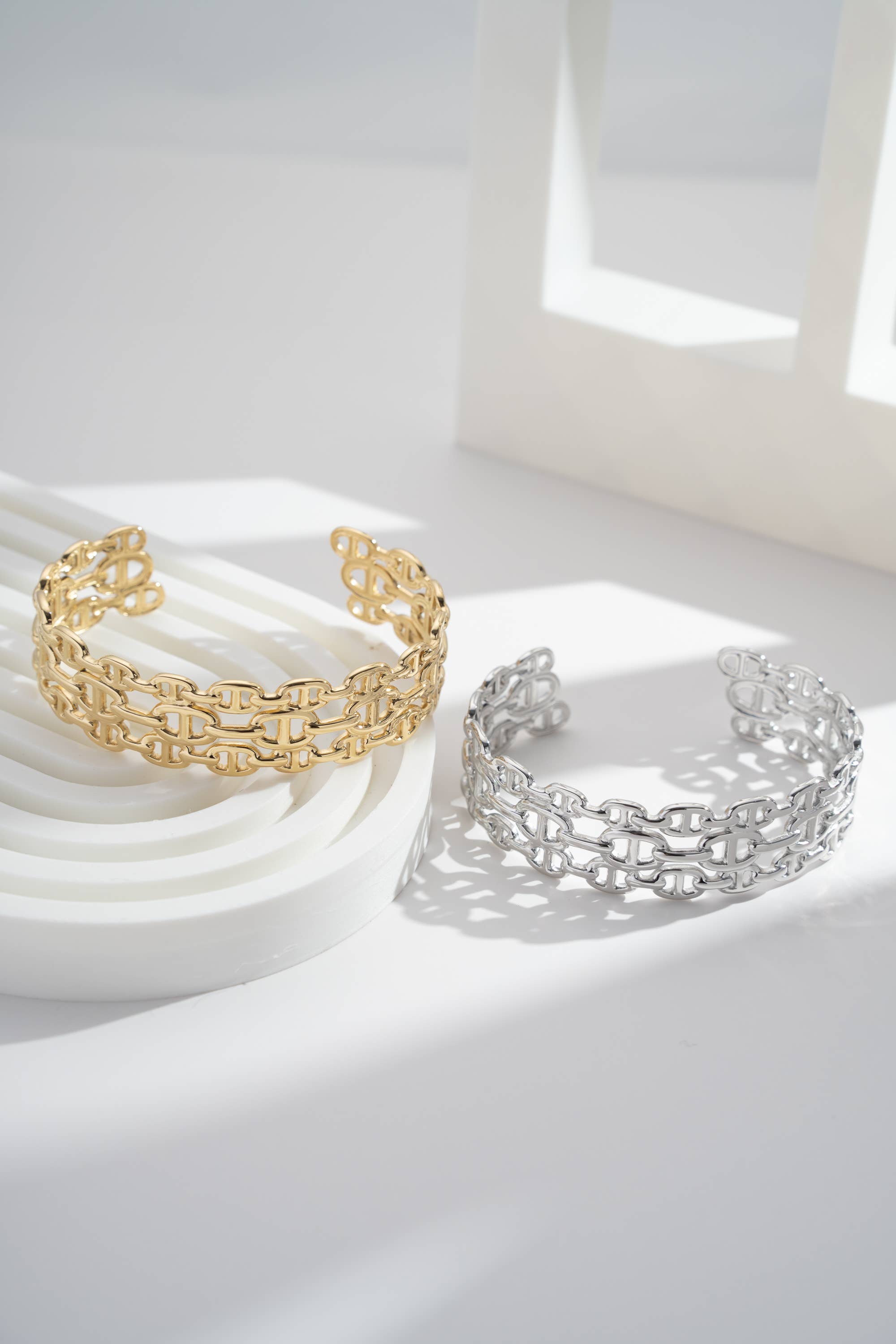 Bracelet manchette maillons ajourés en acier inoxydable