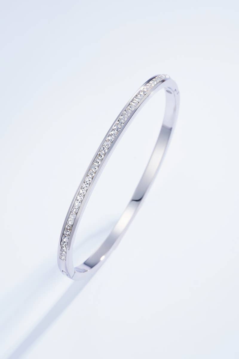 Bracelet jonc avec strasses en acier inoxydable 324AQ24