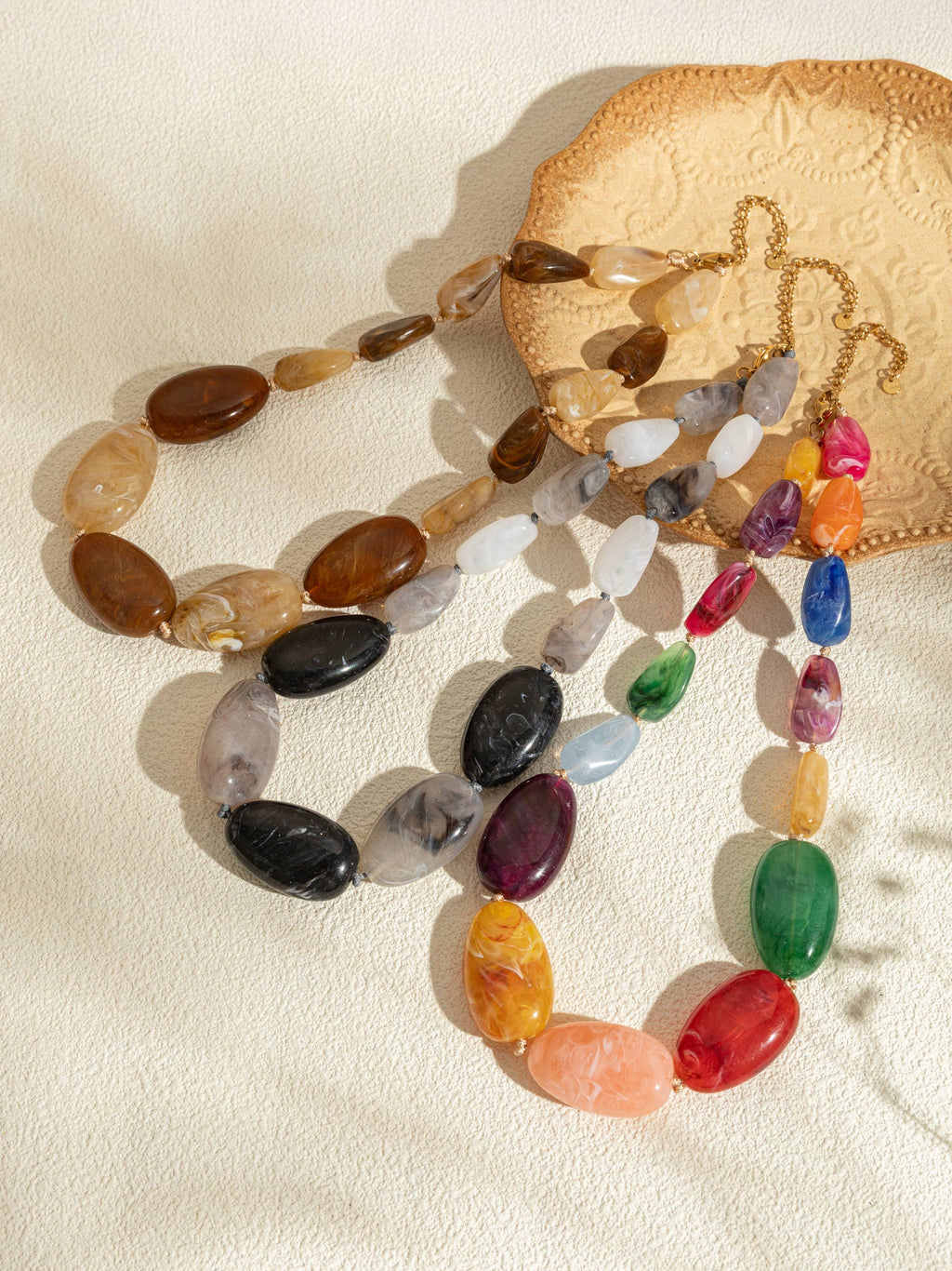 Collier Résine dégradé Ovale – Couleurs Lumineuses et Style