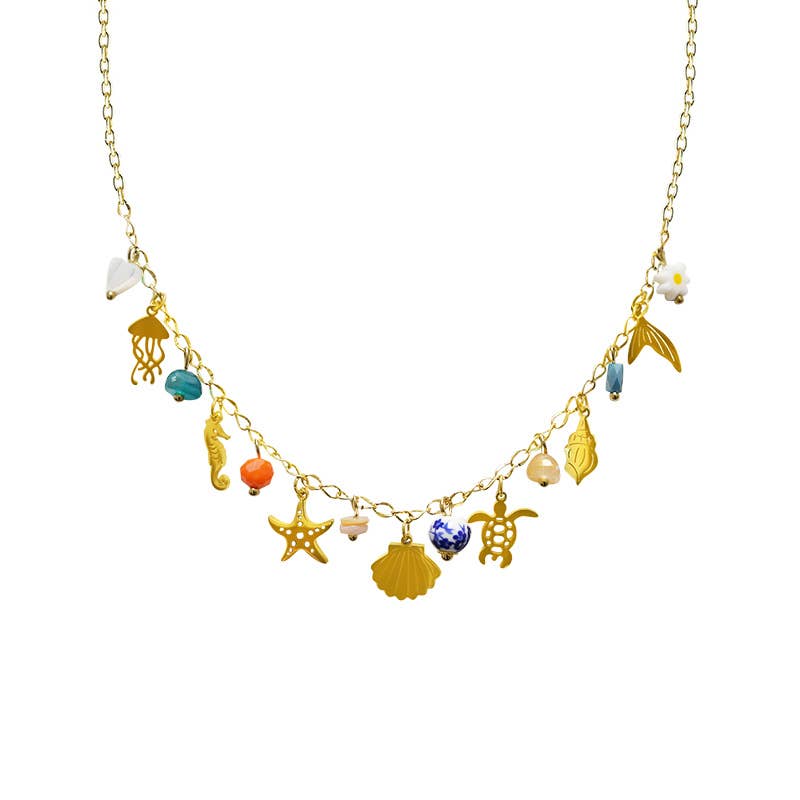 COLLIER À CHAÎNE AVEC BRELOQUES MARINES ET PERLES COLORÉES: Or / Multicolore / Sans boîte