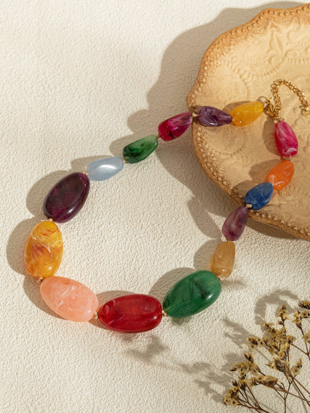 Collier Résine dégradé Ovale – Couleurs Lumineuses et Style