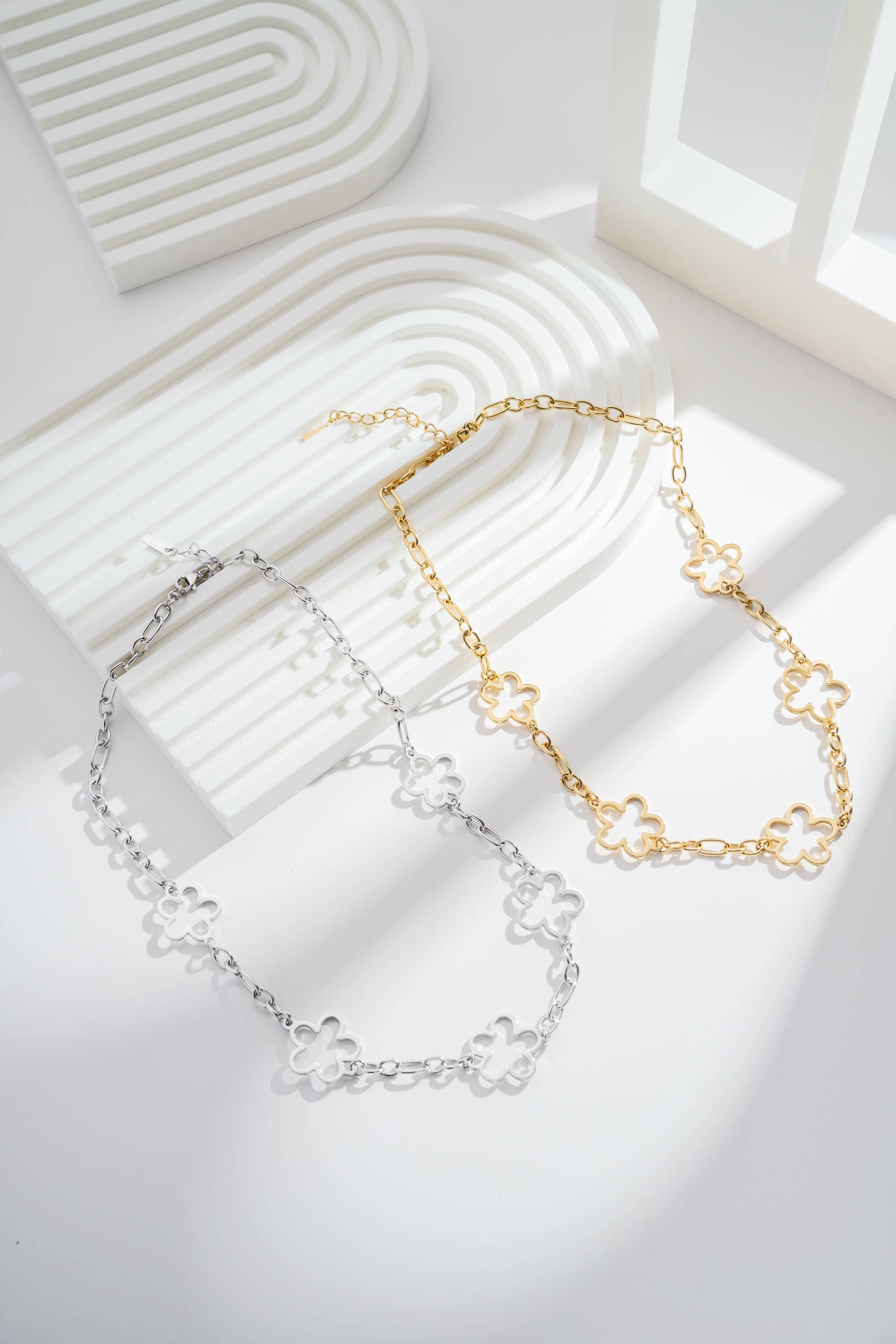 Collier Maillons Fleur Doré Argenté Élégance Sculptée Modern