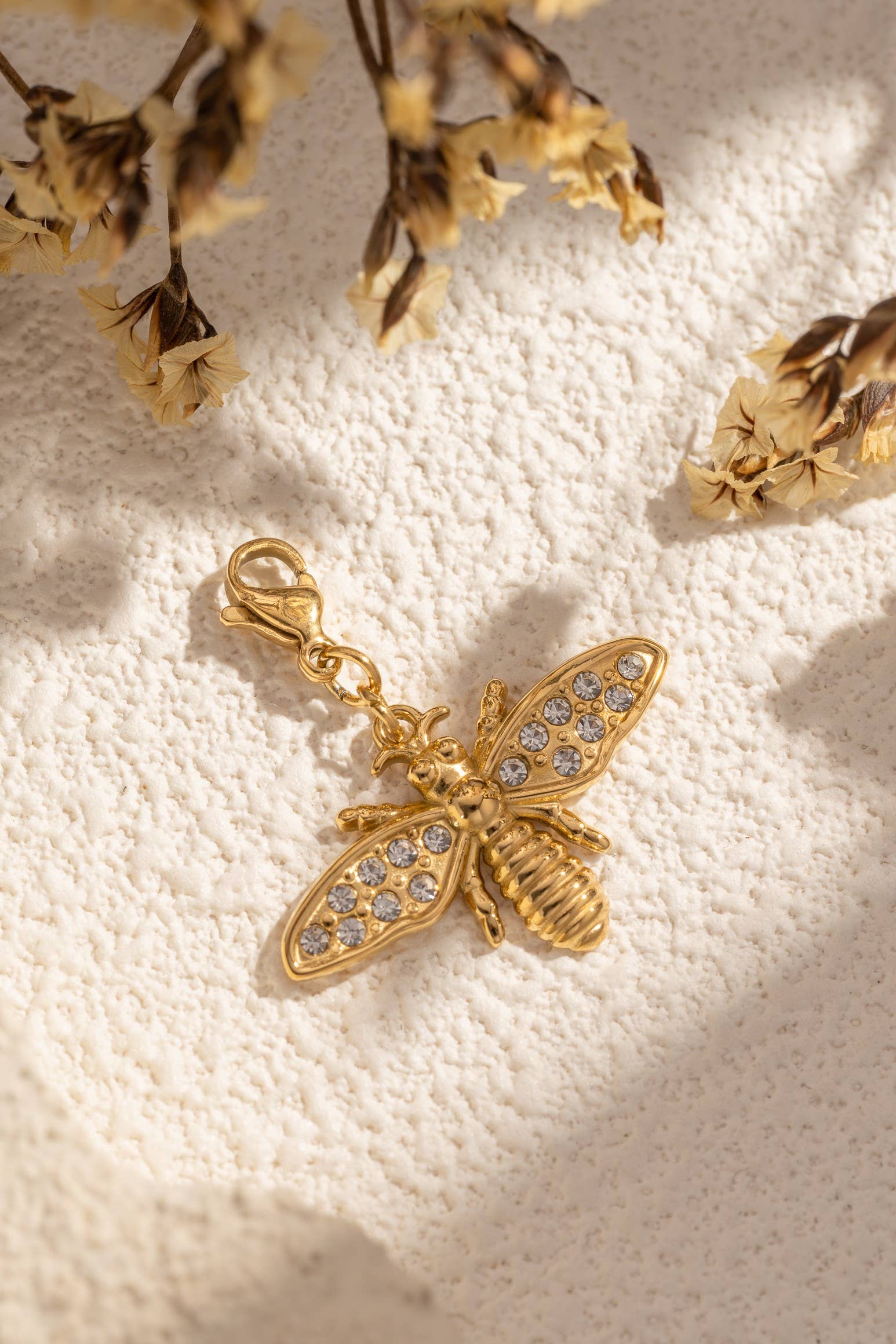 Charm abeille dorée – pendentif femme en acier inoxydable