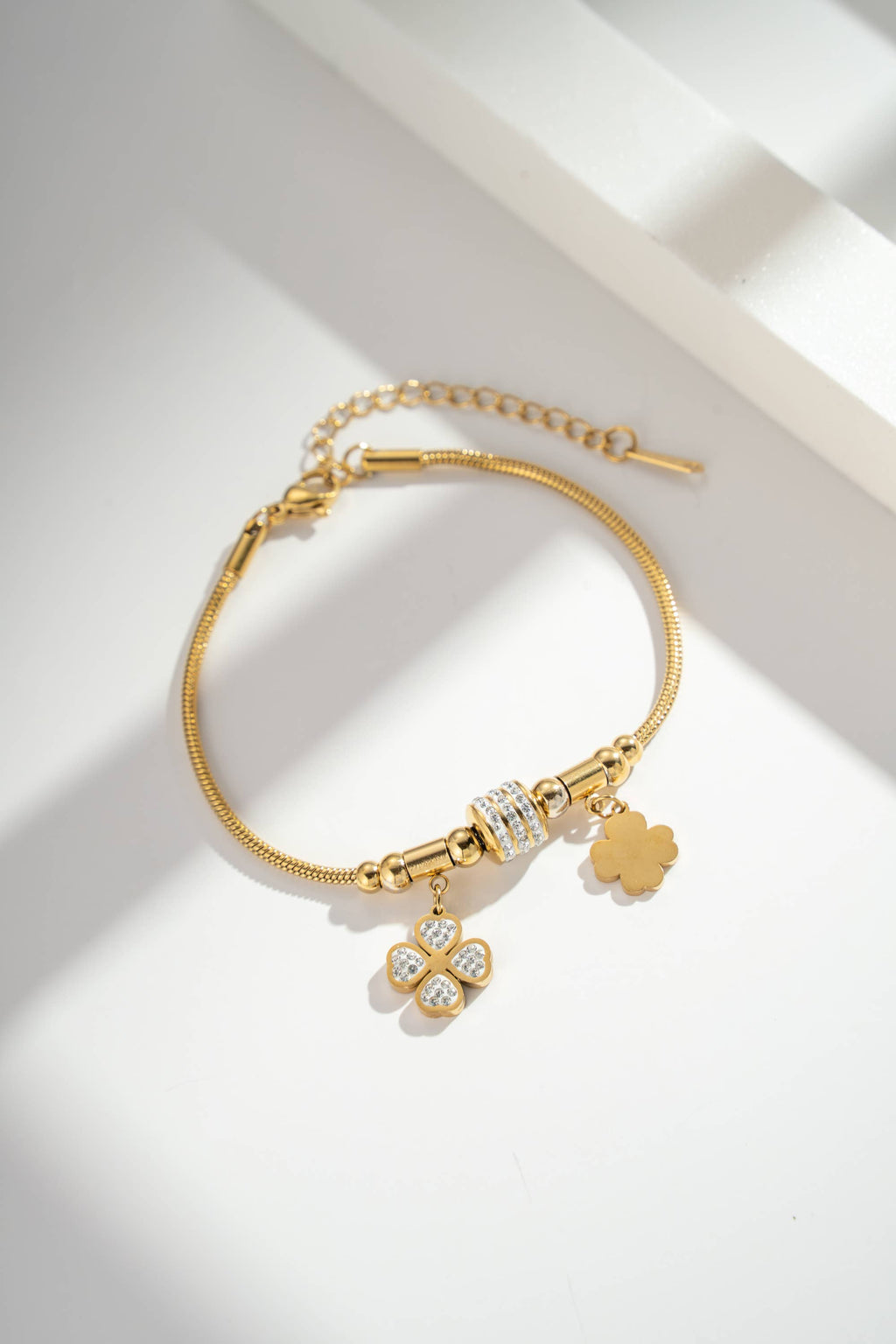 Bracelet Acier Inoxydable Doré Charms Fleur Trèfle Chic